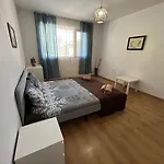 мая с две спални