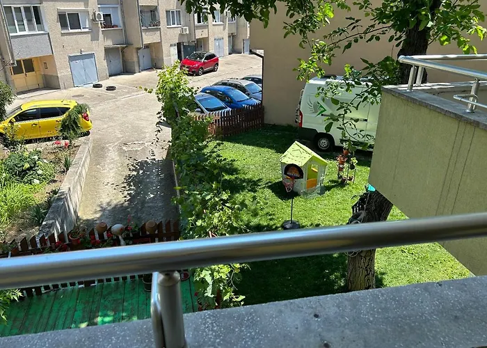 мая с две спални * Казанлък