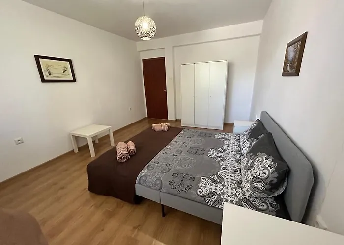 мая с две спални דירה