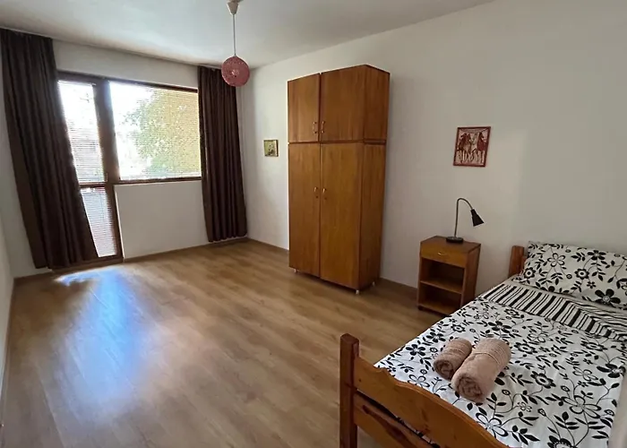 דירה мая с две спални *